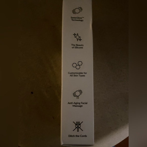 Facial cleansing device - Picture 3 of 3